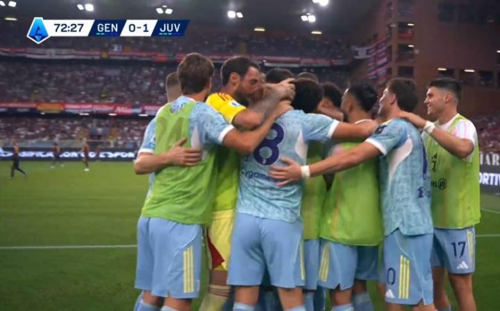 终于破僵！弗拉霍维奇头球破门，众队友一同参与庆祝